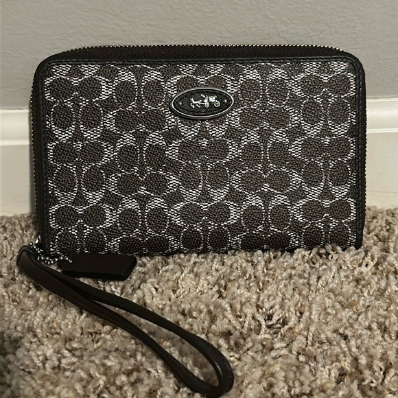 Coach Handbags - Coach Signature Universal Wristlet